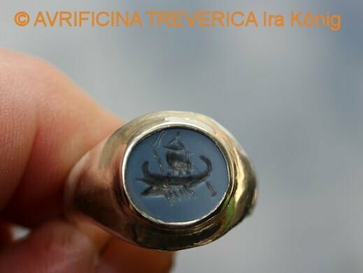 roman seal ring with battle ship engraving Trireme