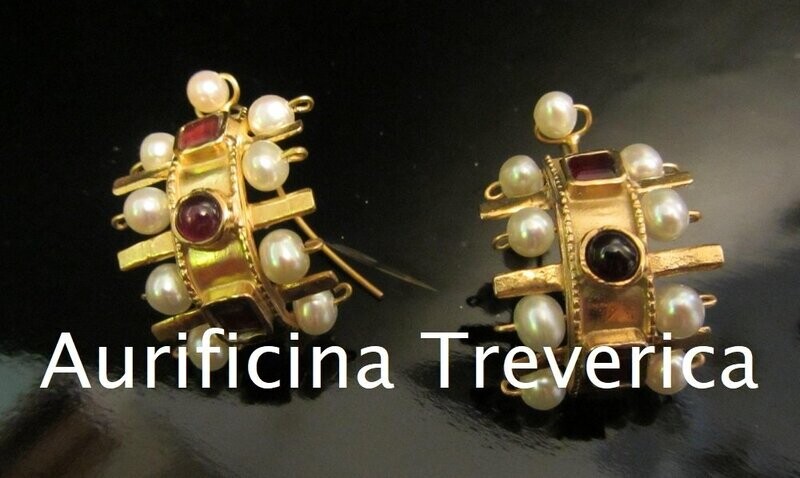 roman earrings in white and green  Pompeii