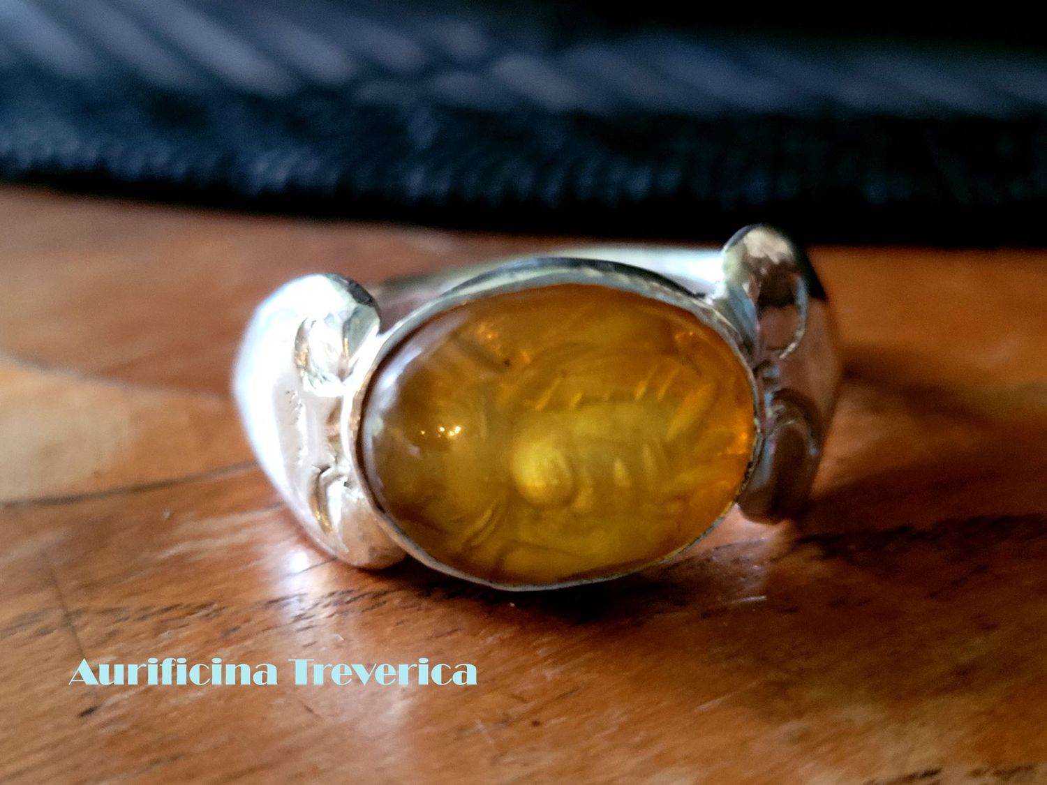 Römische Ring Bernstein Biene