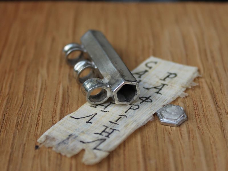 römische magische Amulettkapsel römische magische Amulettkapsel