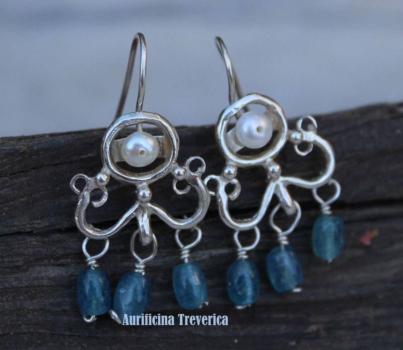 boucles d' oreilles 3éme siécle boucles d' oreilles 3éme siécle