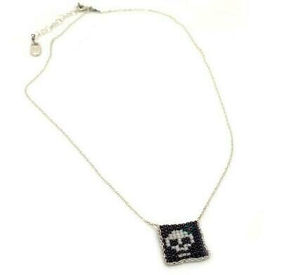Collar cuadro calaca negro con blanco