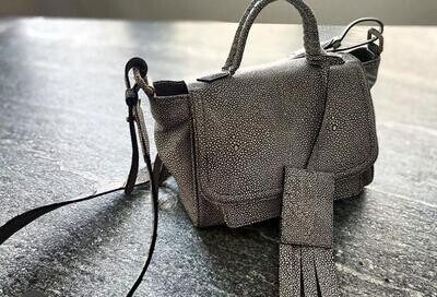 Bolsa Ilka Gris Macarena Mantarraya - D23