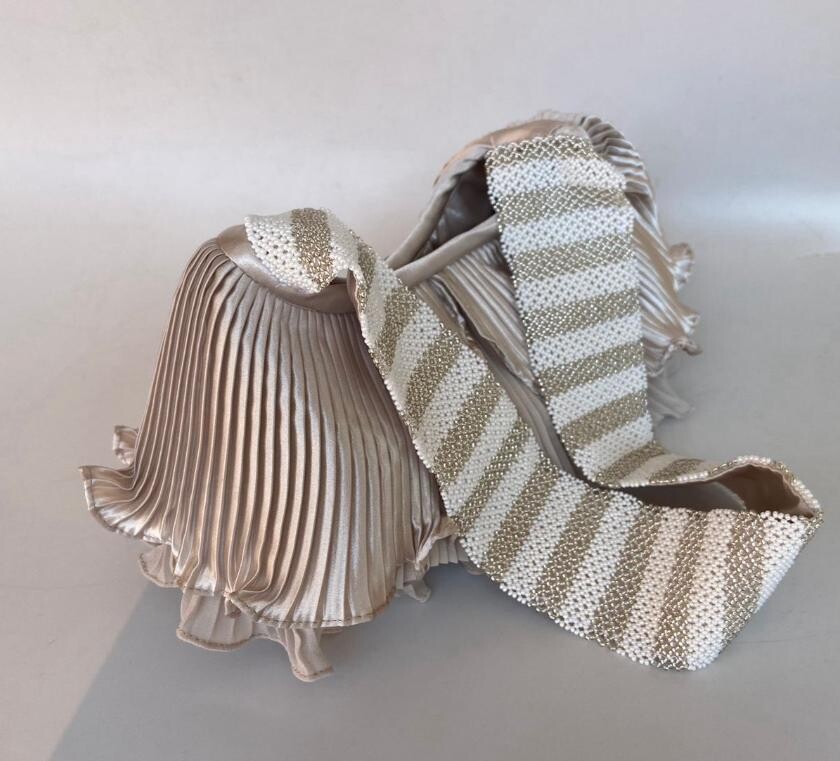 Bolsa Minahua Plisada Otomi asa de chaquira Color Champagne - D23