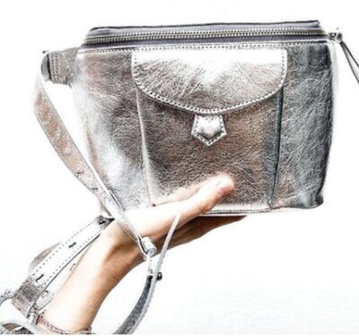 Bolsa Ilka Plateada CrossBody Perla - D23