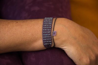Pulsera morada telar