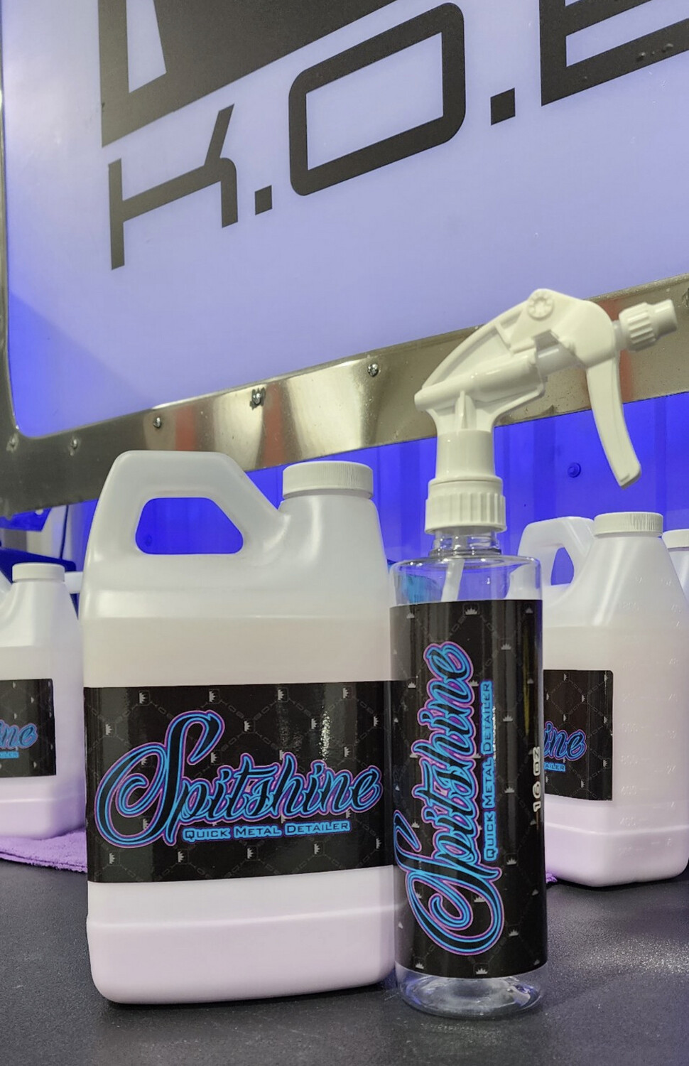 1/2gal SPITSHINE JUNKIE WITH SPRAY BOTTLE 1/2gal SPITSHINE JUNKIE WITH SPRAY BOTTLE