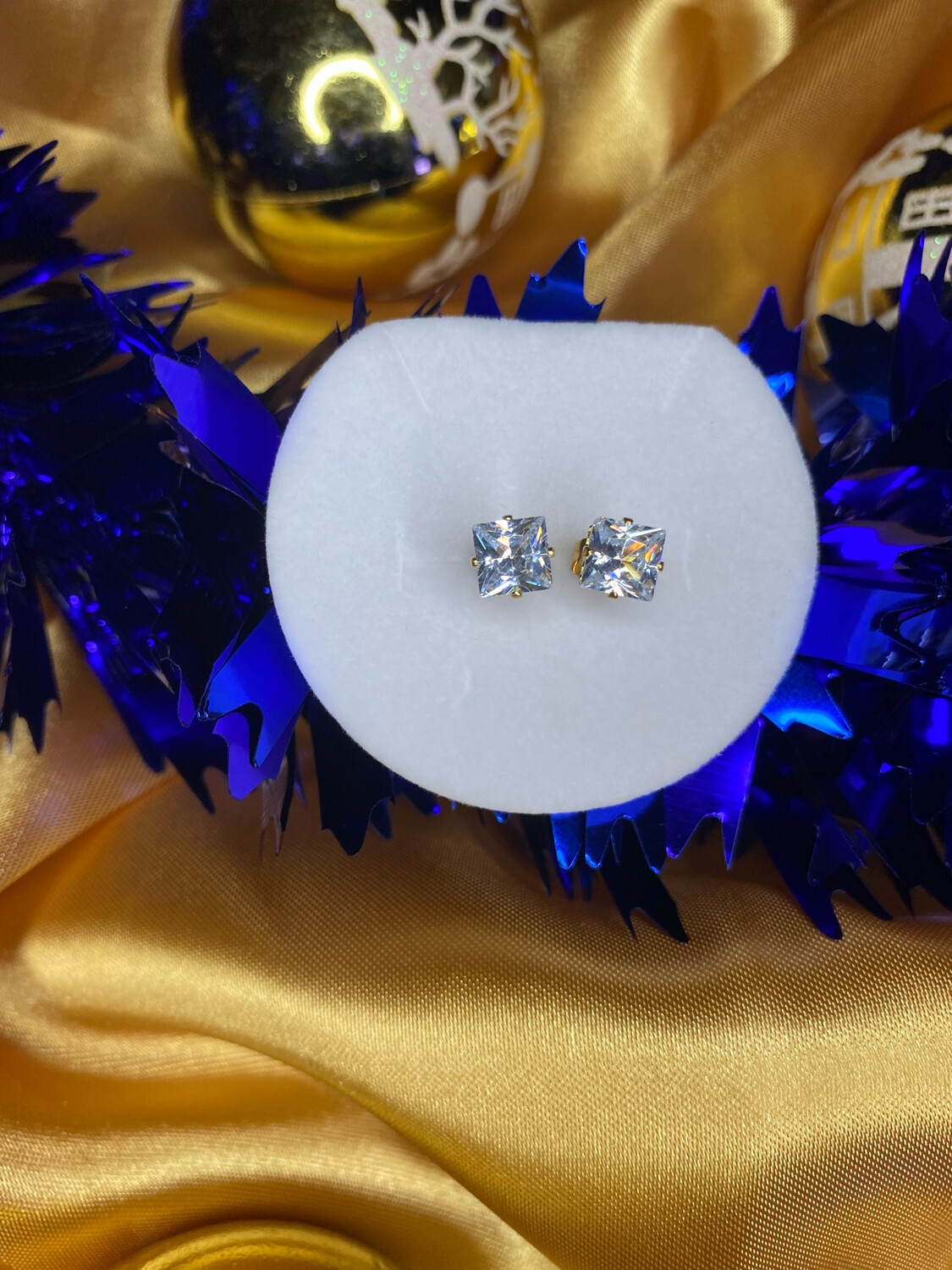 Diamond Chip Earring