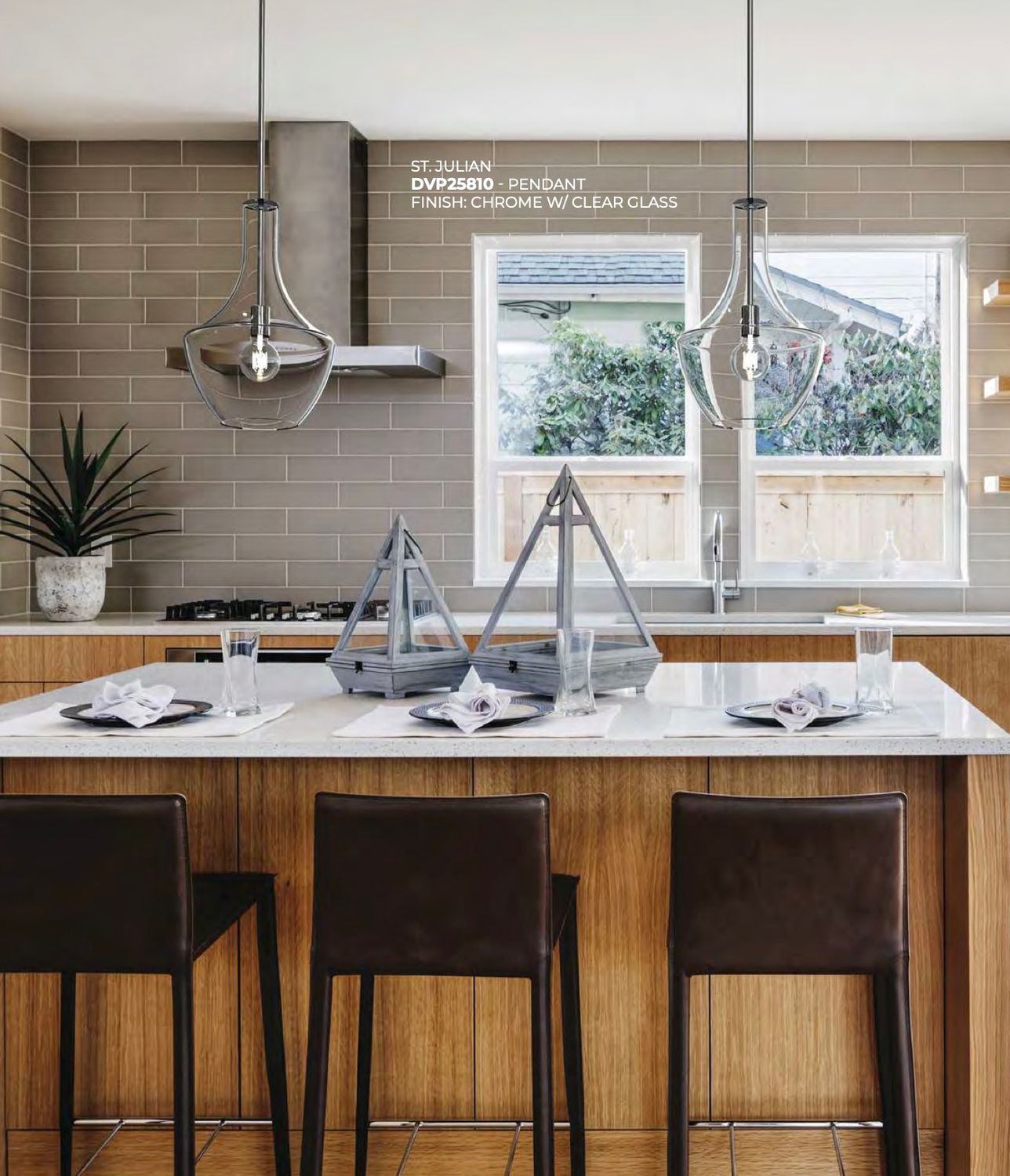 St Julian Pendant (DVI) DVP25810