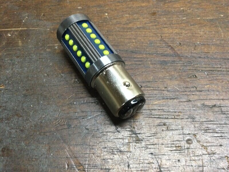 Led achterlicht/remlicht 12V DC helder wit BAY15D MIN AAN MASSA