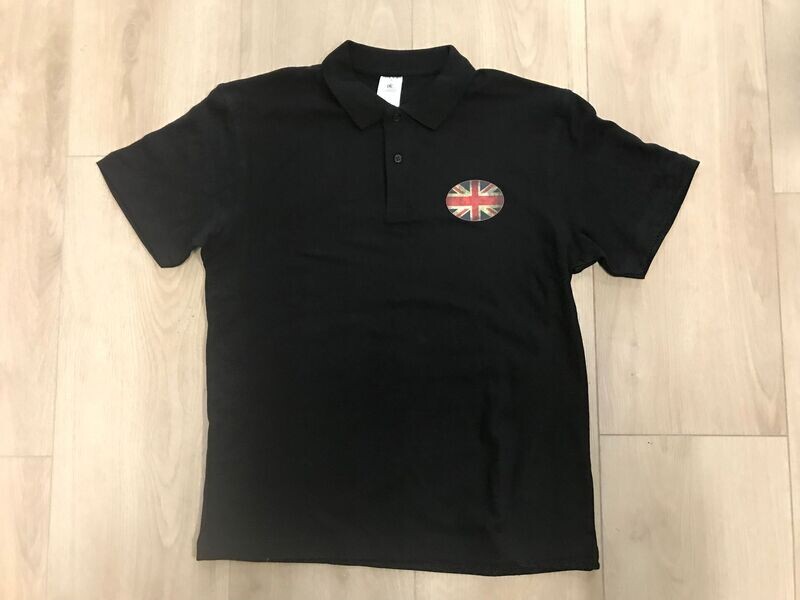 Poloshirt met Engelse vlag. Maat L