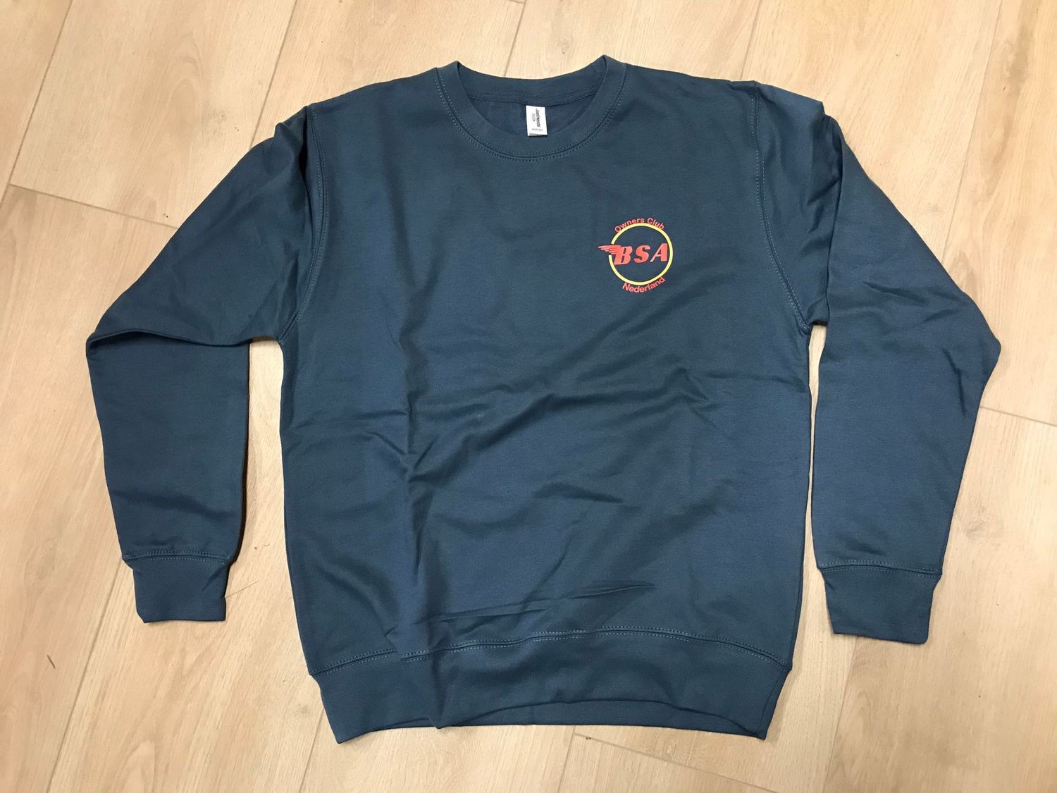 Sweater Royal Air Force  blauw met BSA owners club opdruk. Maat XL