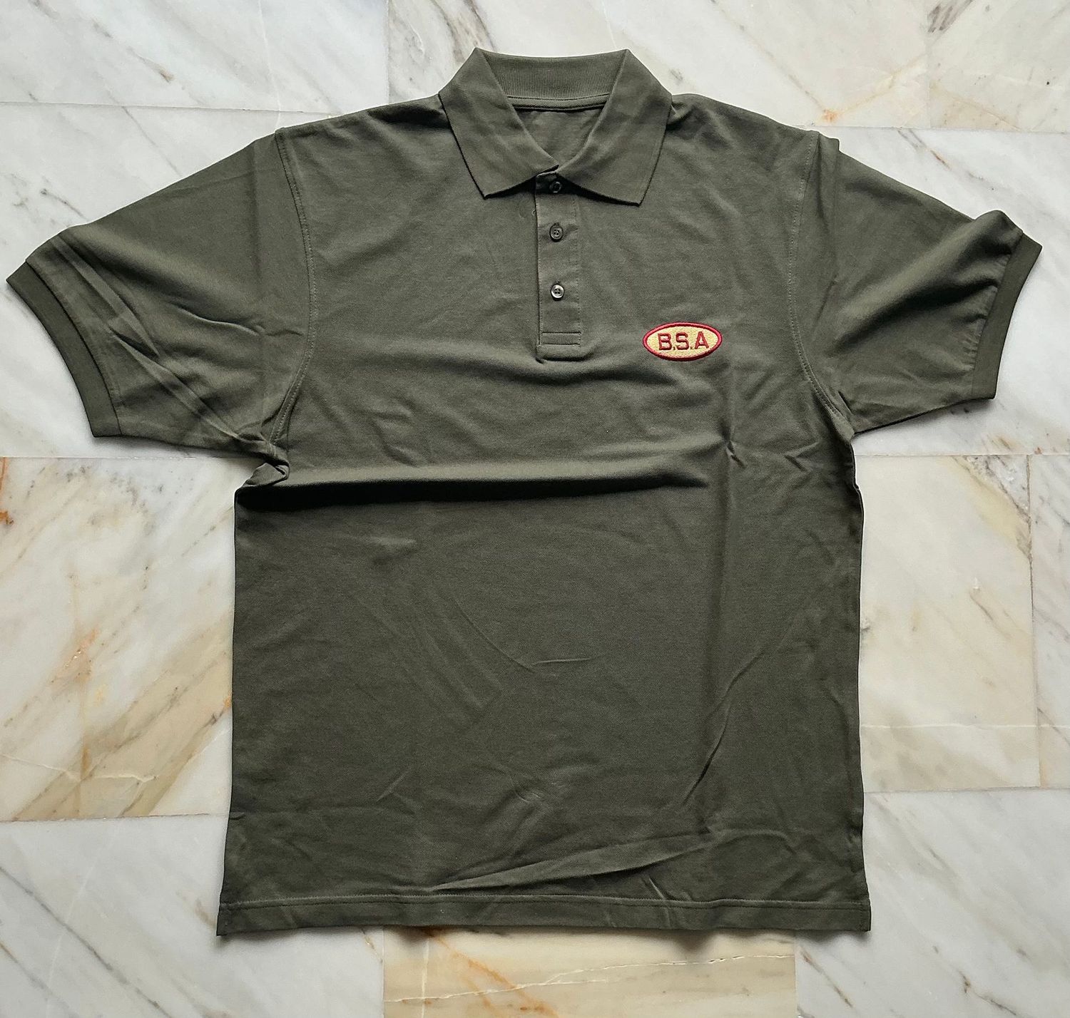 Poloshirt met geborduurd BSA logo. Maat L