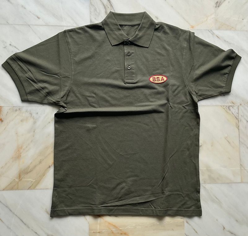 Poloshirt met geborduurd BSA logo. Maat L
