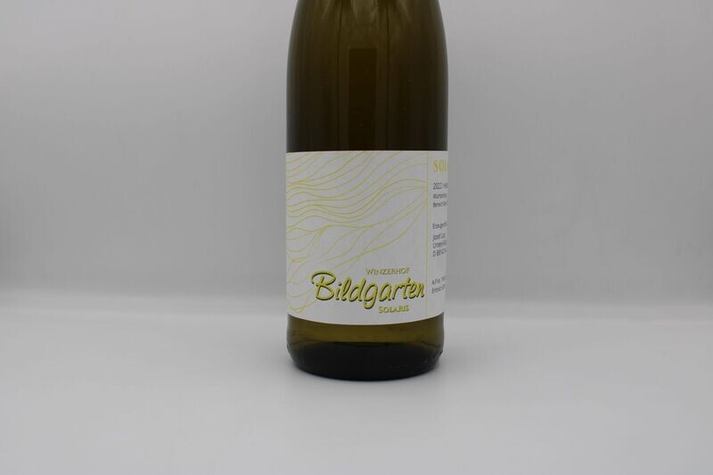 Solaris 2022 halbtrocken 12,5 % vol. Solaris 2022 halbtrocken 12,5 % vol.