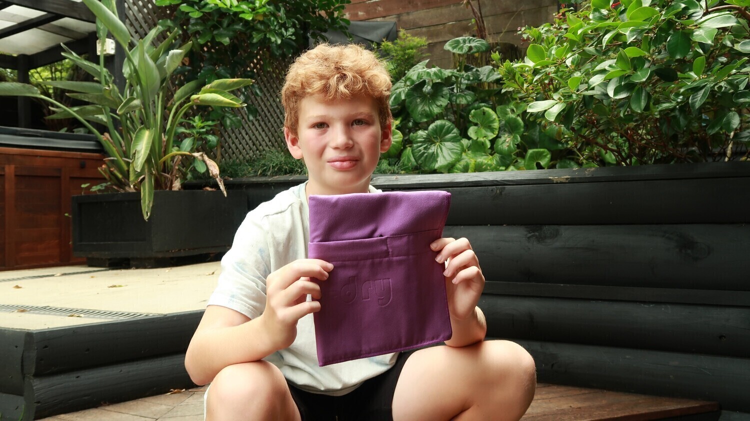 Sports Towel Purple 80x40cm waterproof zipped pkt