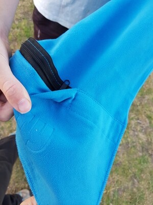 Sports towel 80 x 40cm with waterproof zipped pocket SD