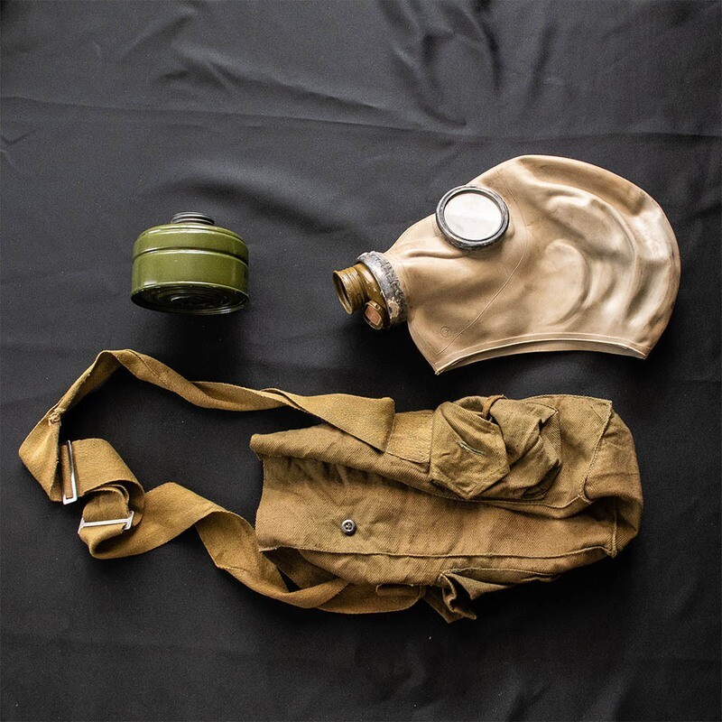 Gas mask with filter
