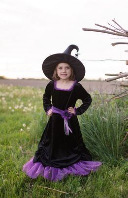 Vera – die Samthexe mit Hut 5-6 Jahre