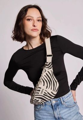 Olivia Gürteltasche Ecru mit Zebramuster
