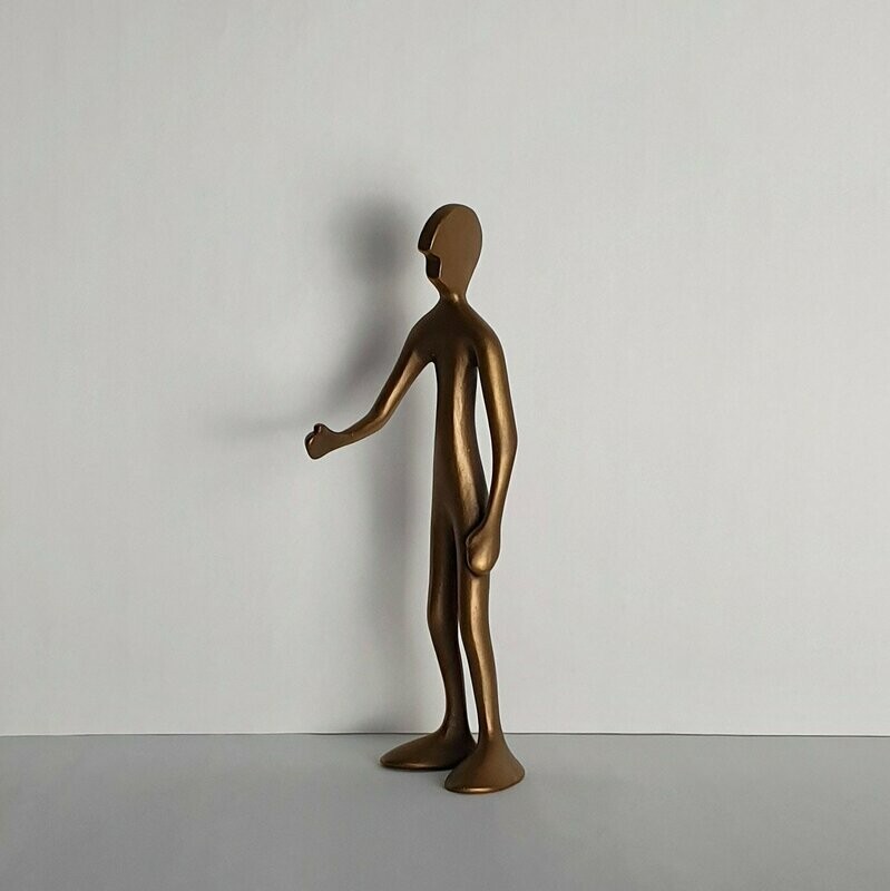 Das Bild zeigt  die Bronzeskulptur händeschüttelnder Friend von Bildhauer Oliver Pohl aus Haste bei Wunstorf.