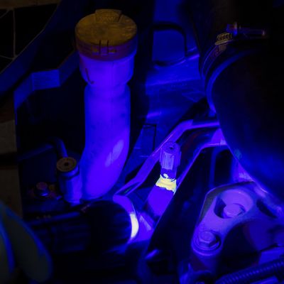 TR1203.01- Brilliant Engine system UV leak  Oil 350ml