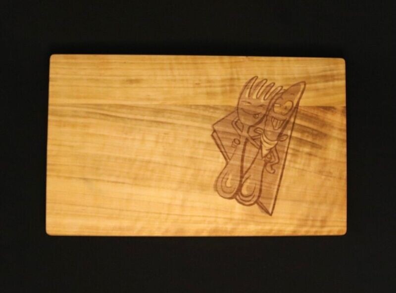 Holzschneidebrett aus Kirschholz mit eingebranntem Motiv