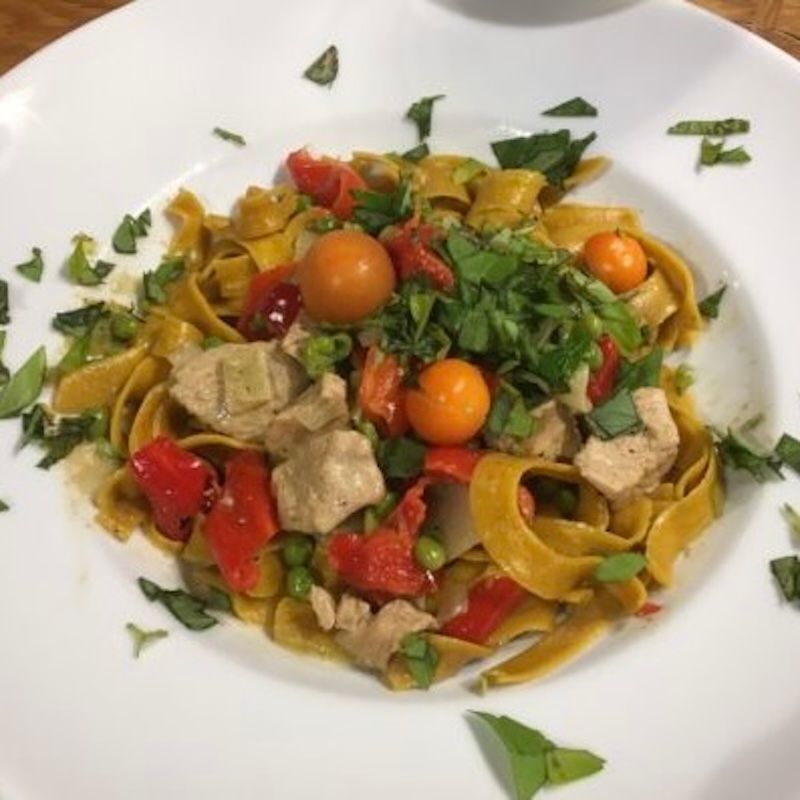 Dinkel Currynudeln in Papier verpackt von Pastanita