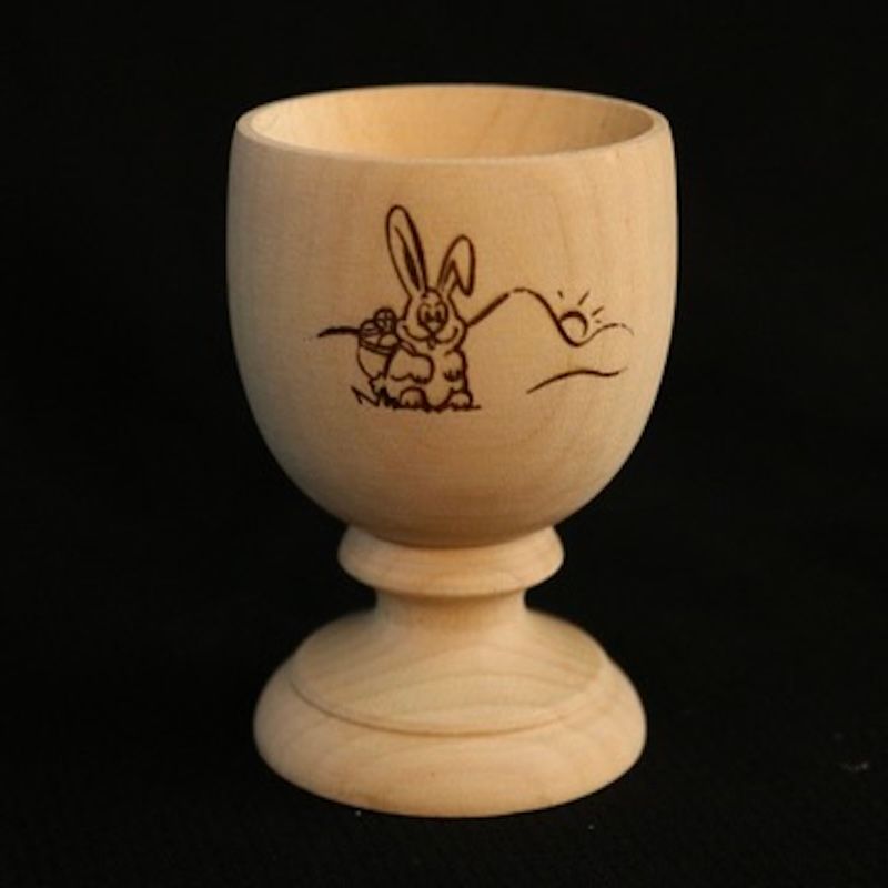 Eierbecher aus Ahornholz mit Osterhasen Lasergravur Eierbecher aus Ahornholz mit Osterhasen Lasergravur