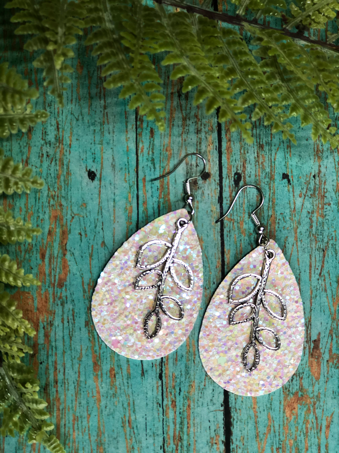 Snowy Leaves