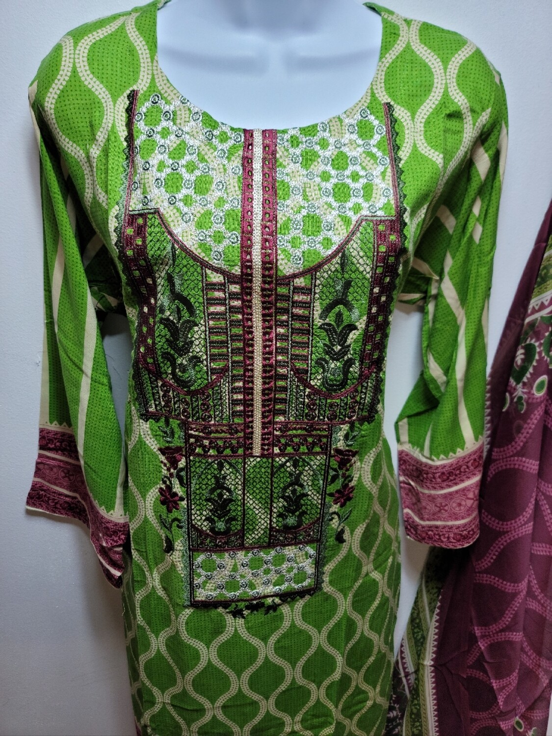 Pakistani linen suits with chiffon dupatta