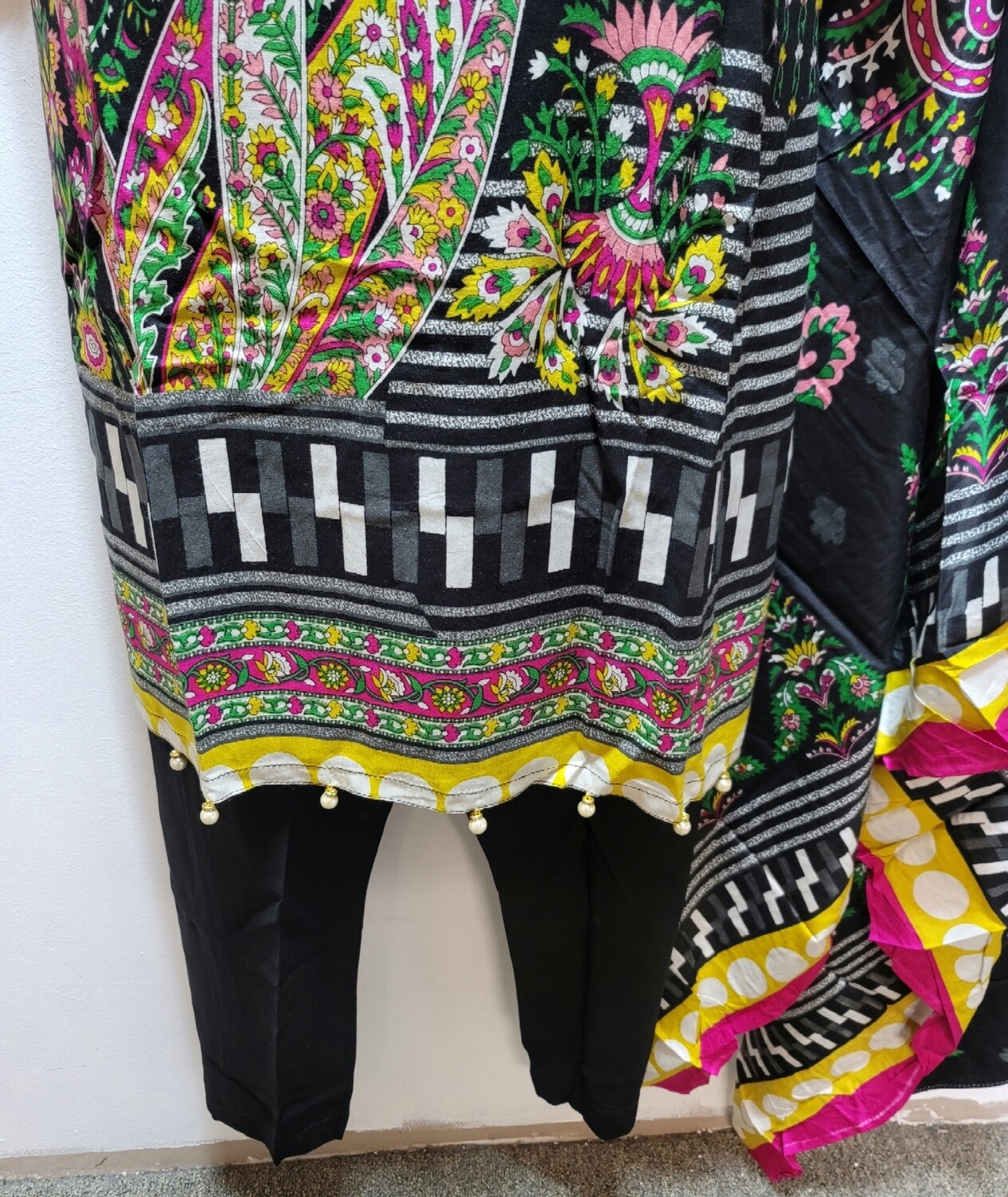 Pakistani linen suits with linen dupatta