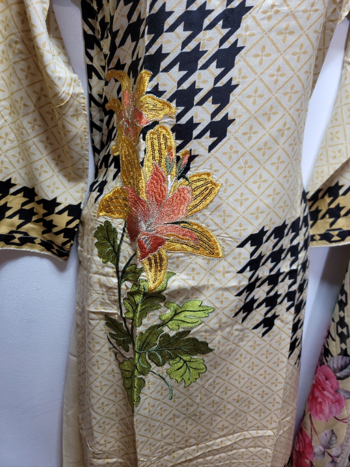 Pakistani linen suits with chiffon dupatta
