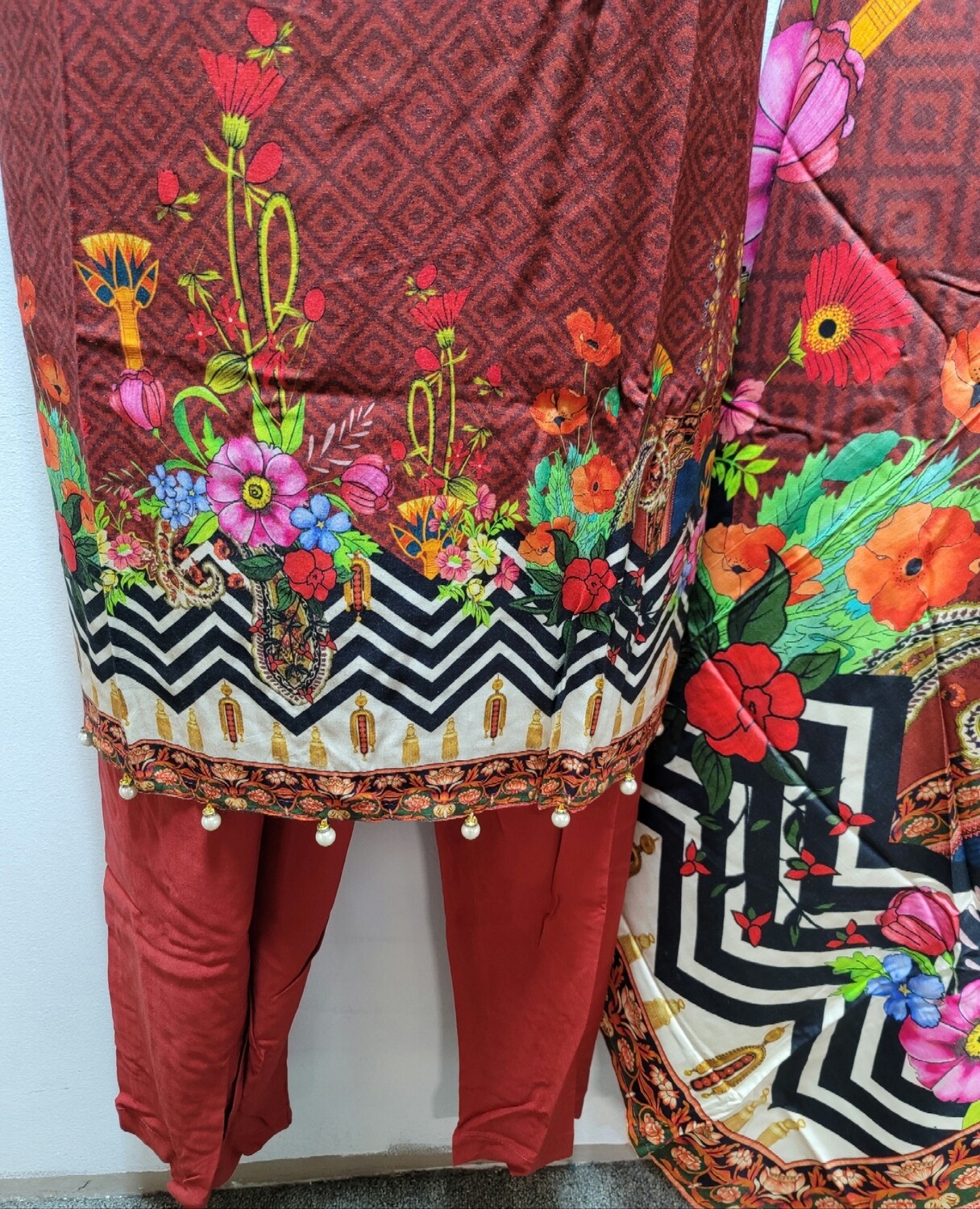 Florence embroidered linen suit with linen dupatta
