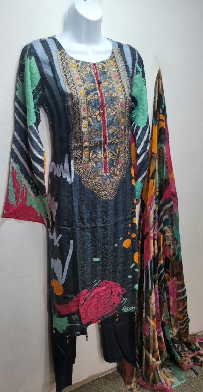 Embroidered kamiz with Chiffon Banarsi Printed Dupatta