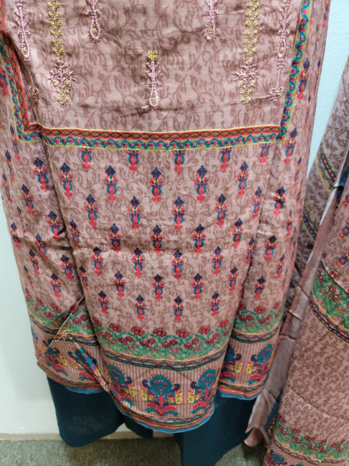 Raisin- Embroidered Pakistani Cotton Suit