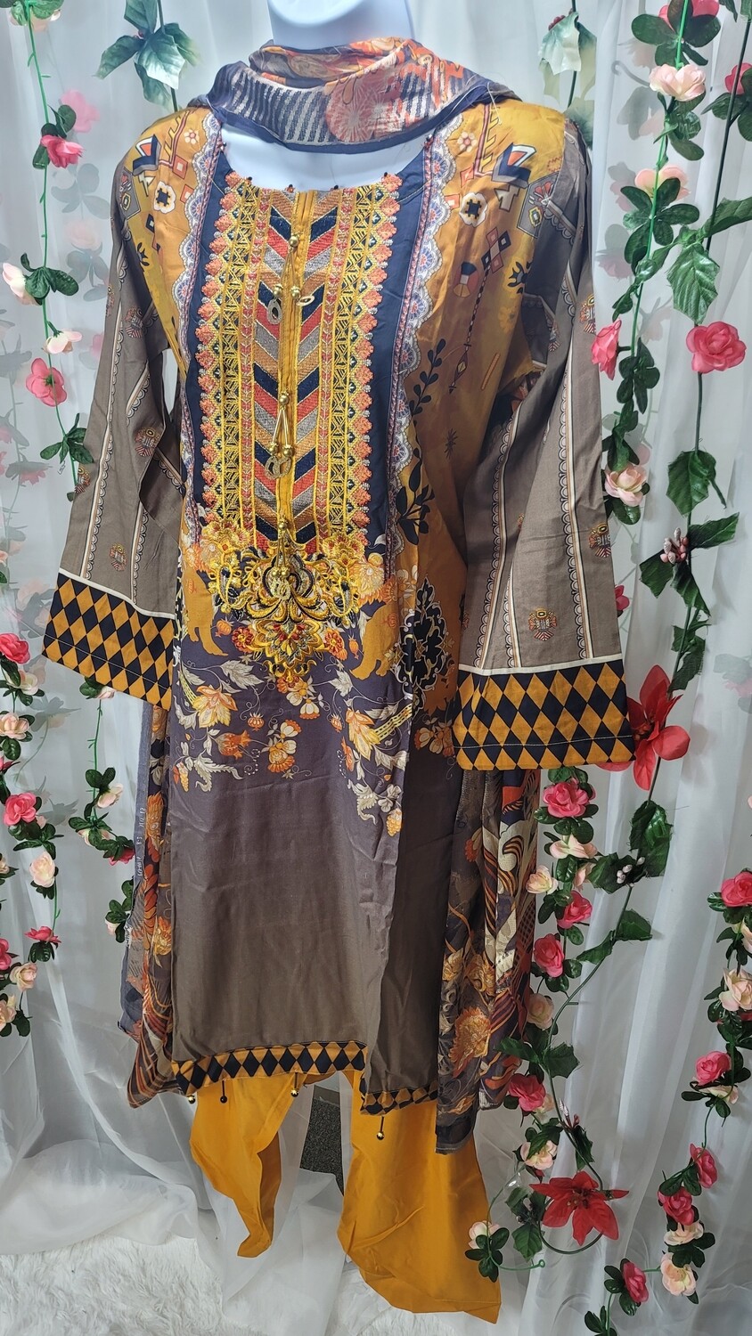 Pakistani Embroidery Lawn with Fancy Broshia Dupatta