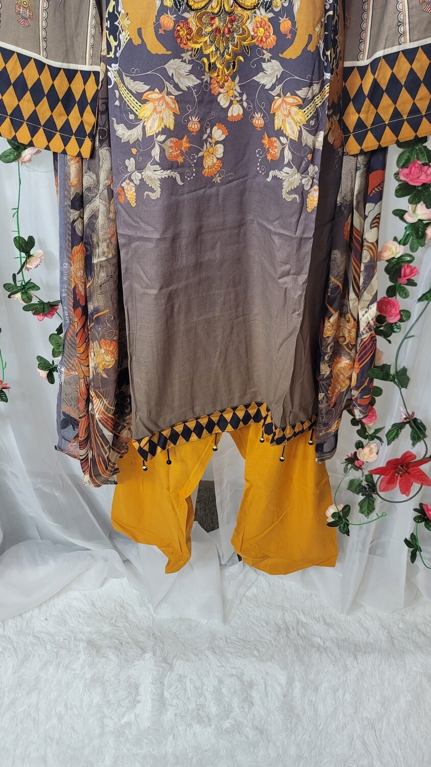 Pakistani Embroidery Lawn with Fancy Broshia Dupatta