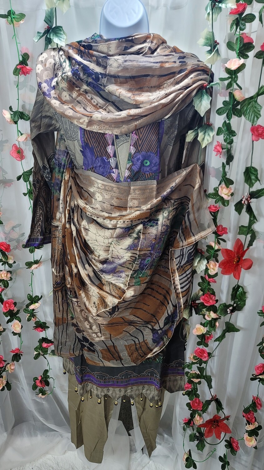 Pakistani Embroidered Lawn with Fancy Broshia Dupatta