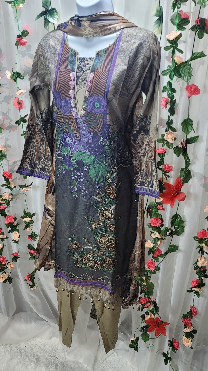 Pakistani Embroidered Lawn with Fancy Broshia Dupatta