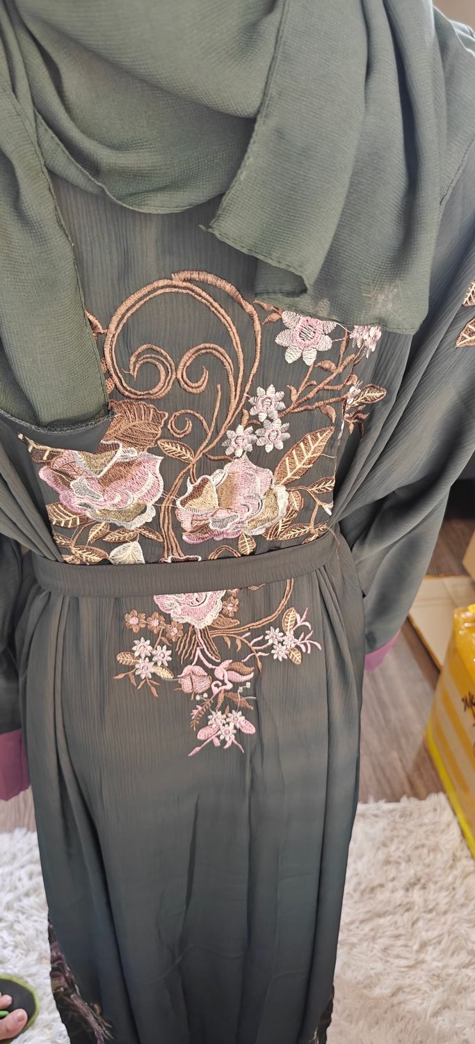 Raisin Floral Modest Dubai Abaya