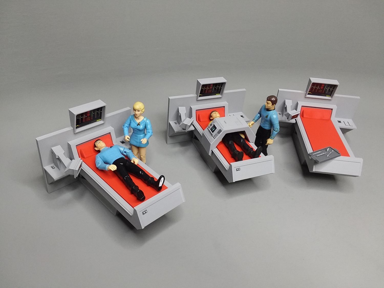 Constitution Class - 4.5&quot; Scale - Sickbay Bio-Bed (3)