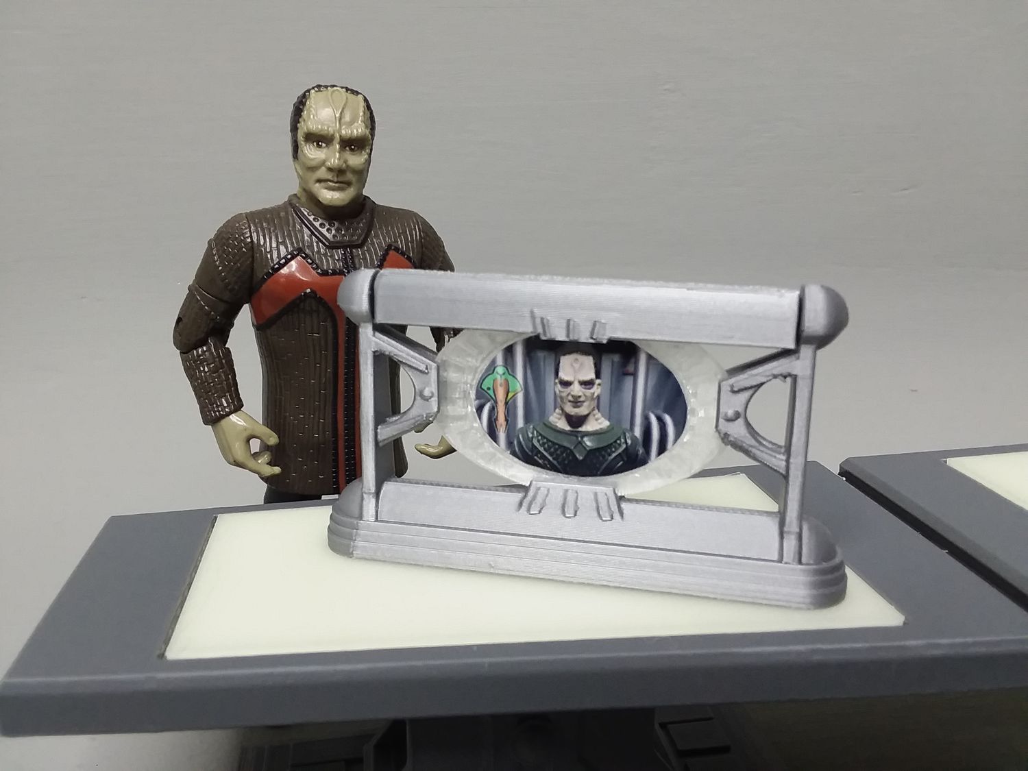 AFA TREK 2369-2375 - 4.5" Scale - Desktop Monitor