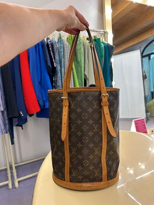 LOUIS VUITTON BUCKET LARGE
