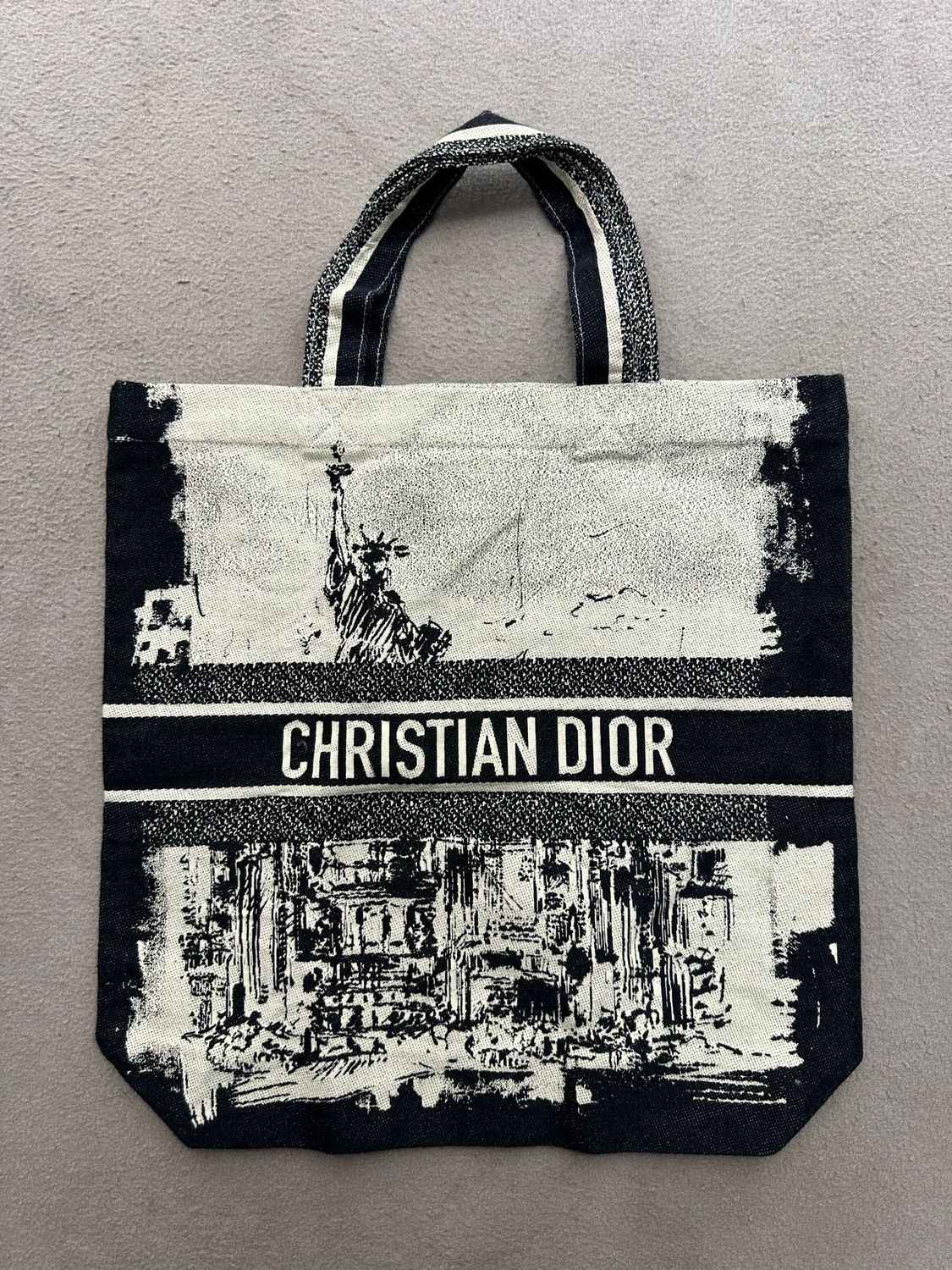 SHOPPER DIOR LIMITED EDITION NY/PARIS FALL 2024