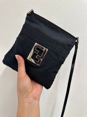 TRACOLLINA FENDI TESSUTO MONOGRAM ZUCCA NERO CON MAXI LOGO FF ARGENTO
