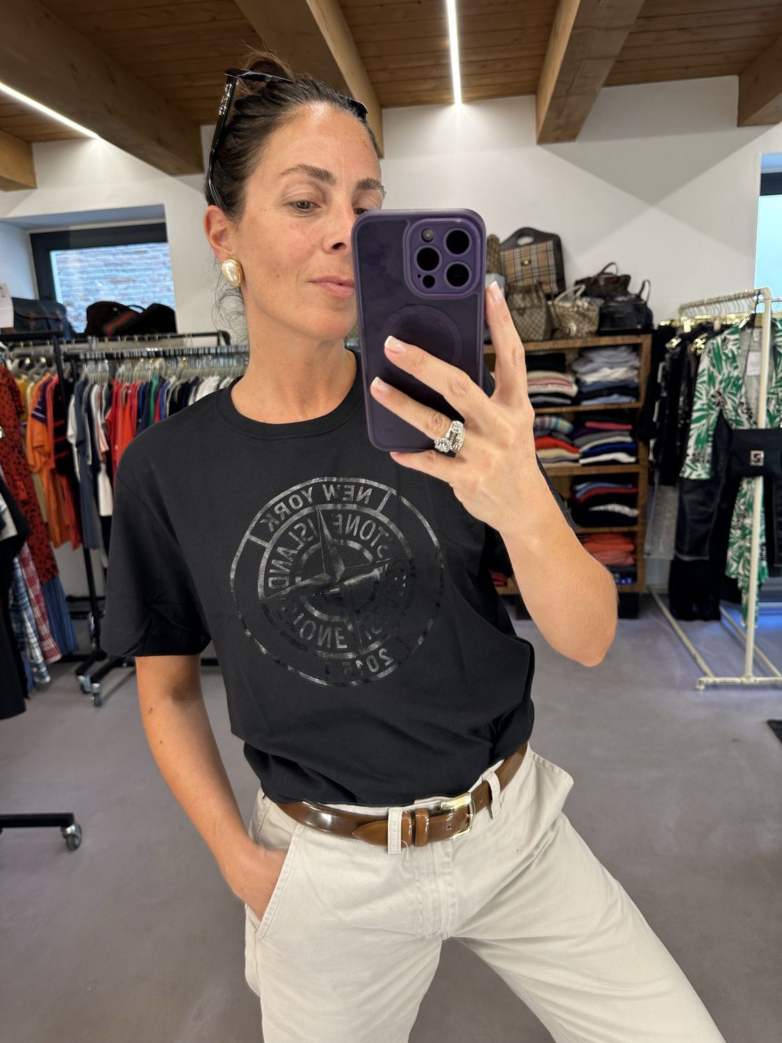 T-SHIRT STONE ISLAND NERA CON LOGO