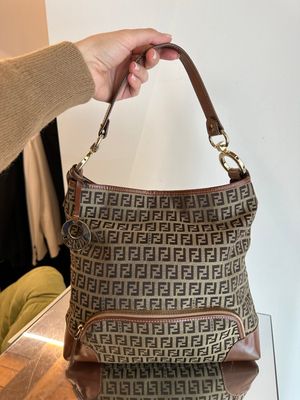 BORSA FENDI MODELLO HOBO MONOGRAM ZUCCHINO E PELLE CUOIO