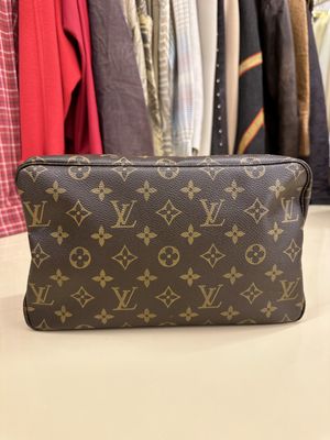 LOUIS VUITTON BEAUTY 28 CM
