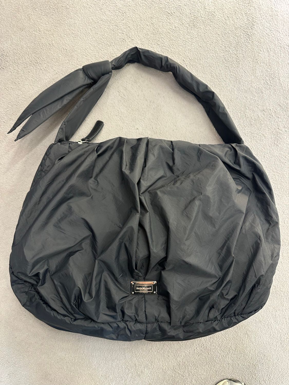 BORSA EMPORIO ARMANI MEZZALUNA TESSUTO TECNICO NERO IMBOTTITO